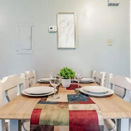 Dauphin District Darling #3-Downtown, Restaurants Apartment Mobile Exterior photo