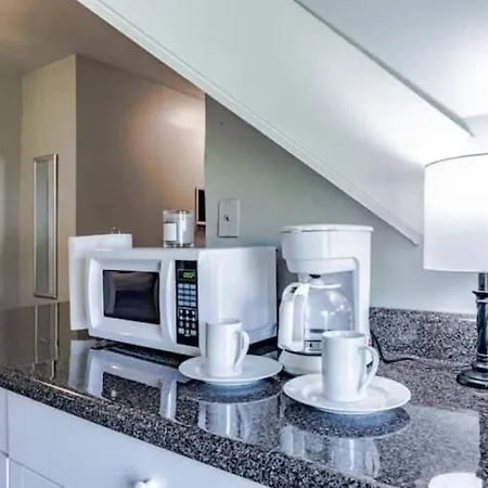 Dauphin District Darling #3-Downtown, Restaurants Apartment Mobile Exterior photo